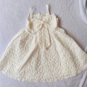 NWOT GIRLS 4T Elegant ivory textured  Lace Dress with Bow spring summer dress